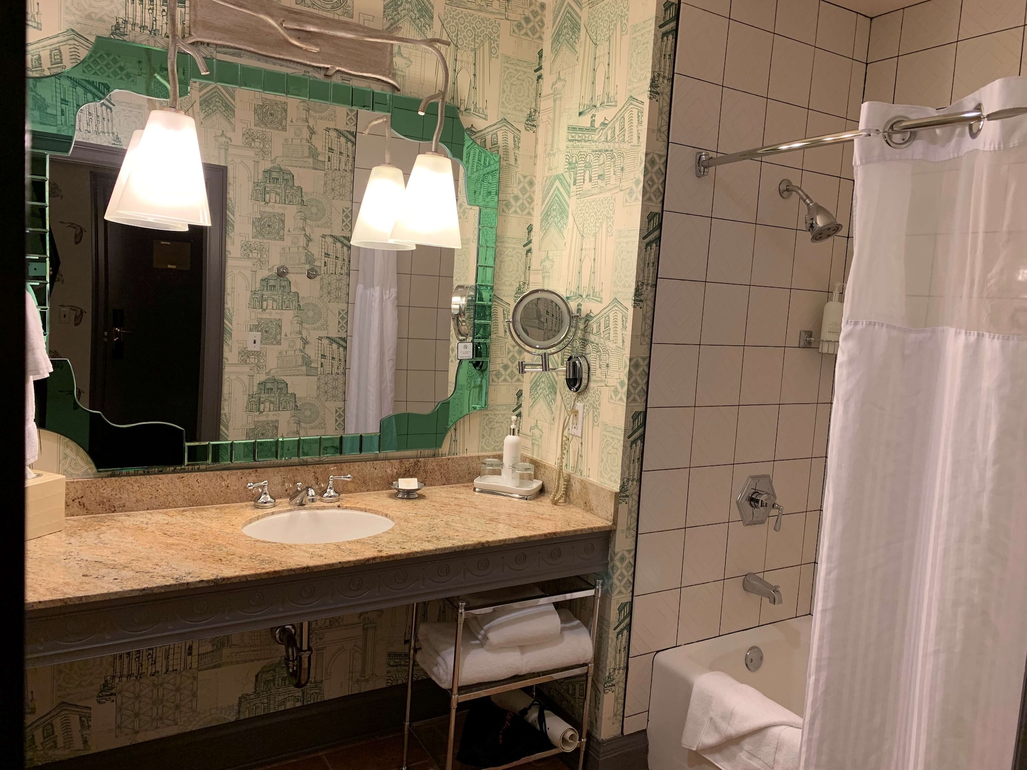 جناح بسريرين كوين بغرفة نوم واحدة، Royal Sonesta Portland Downtown 10/10