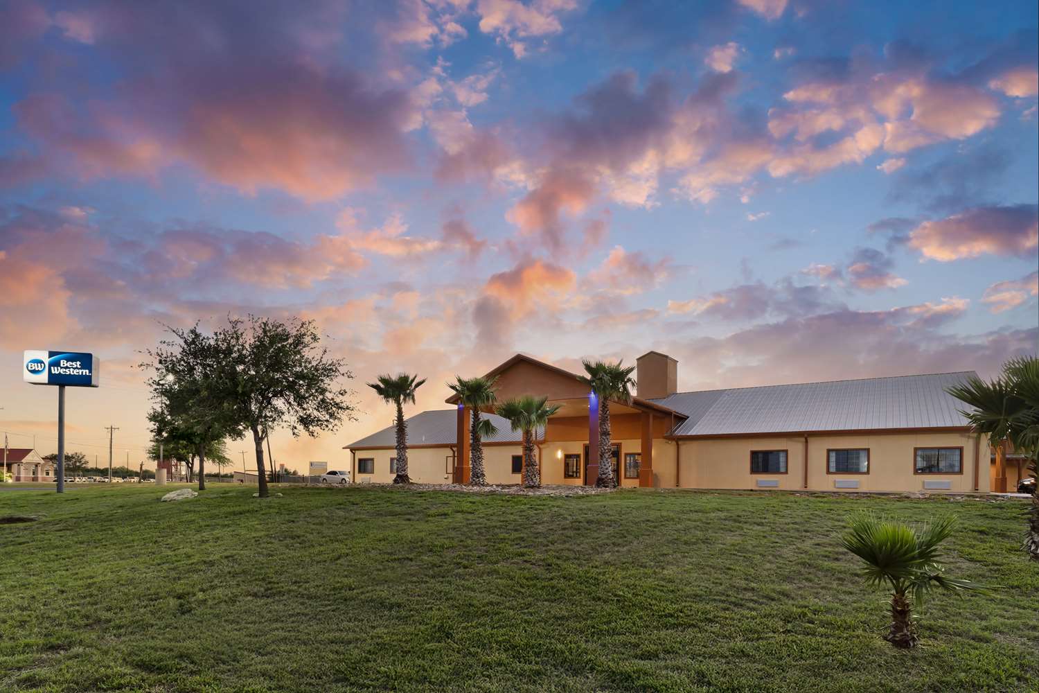 Best Western Hebbronville Inn 10/12