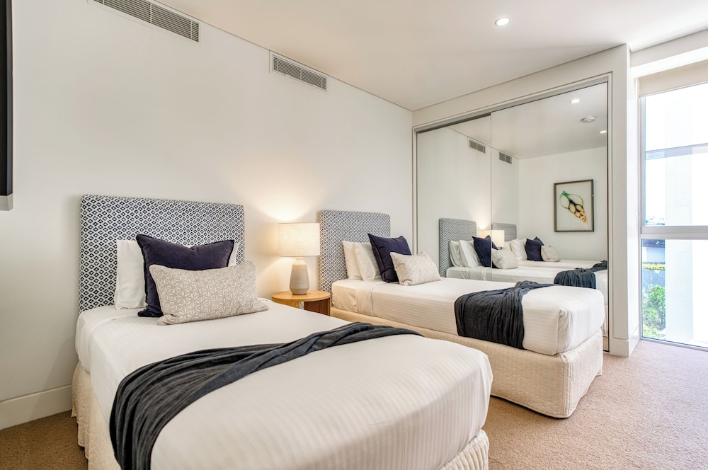 3 BEDROOMS, DELUXE, APARTMENT
