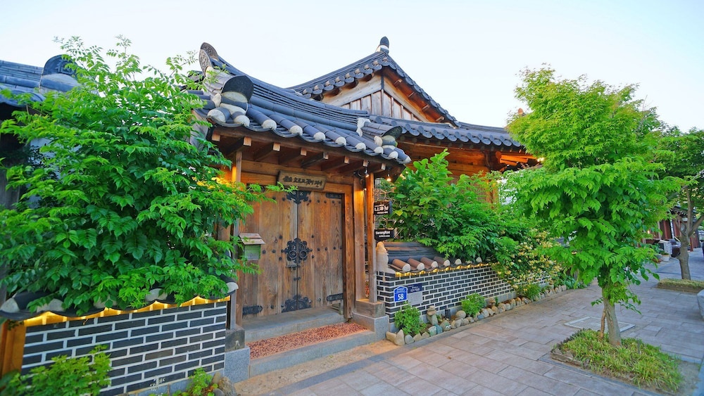 Sarangroo 6/50