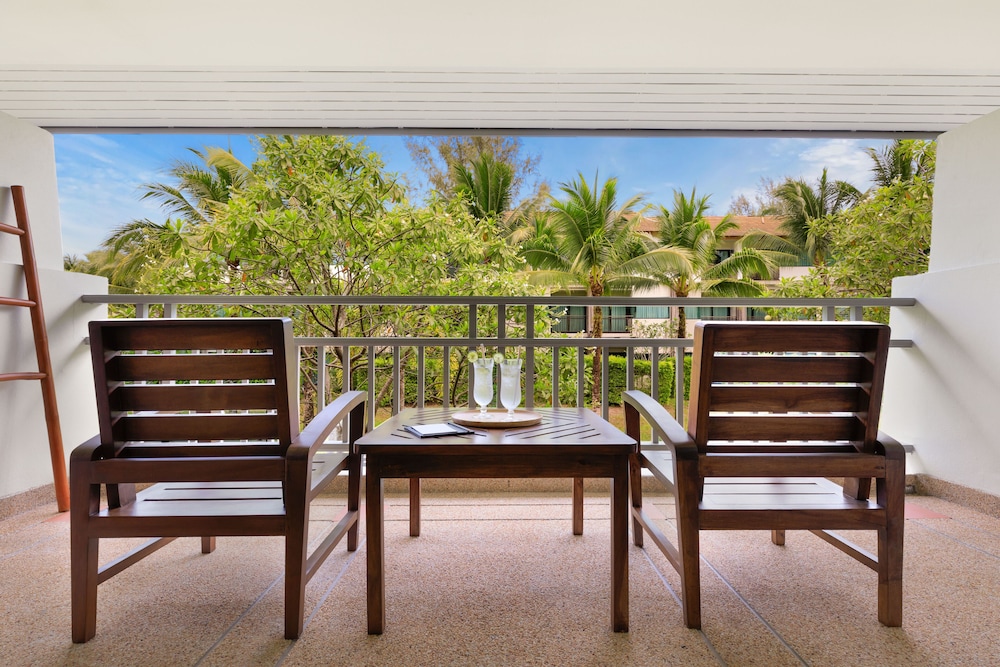 Outrigger Khao Lak Beach Resort 24/50