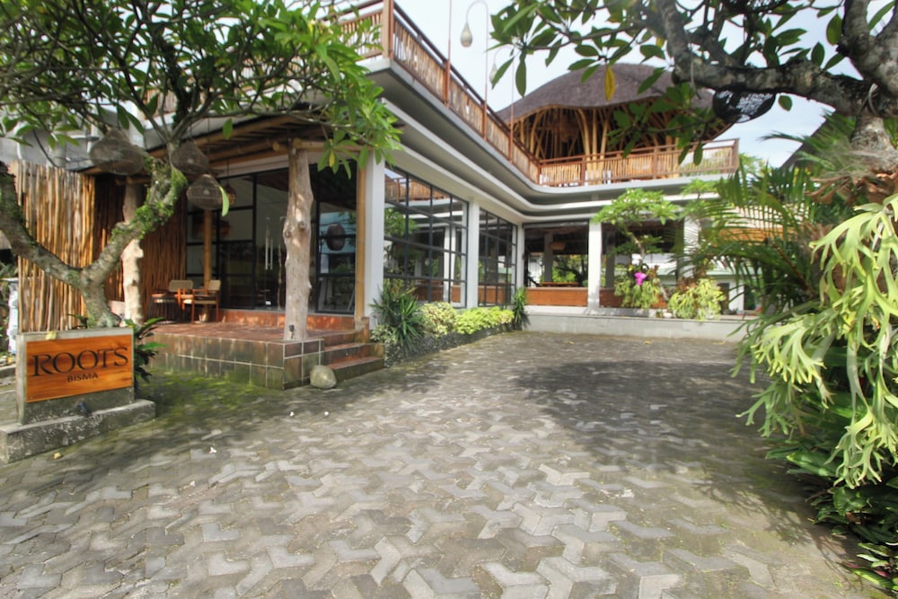 Putri Ayu Cottages 55/63