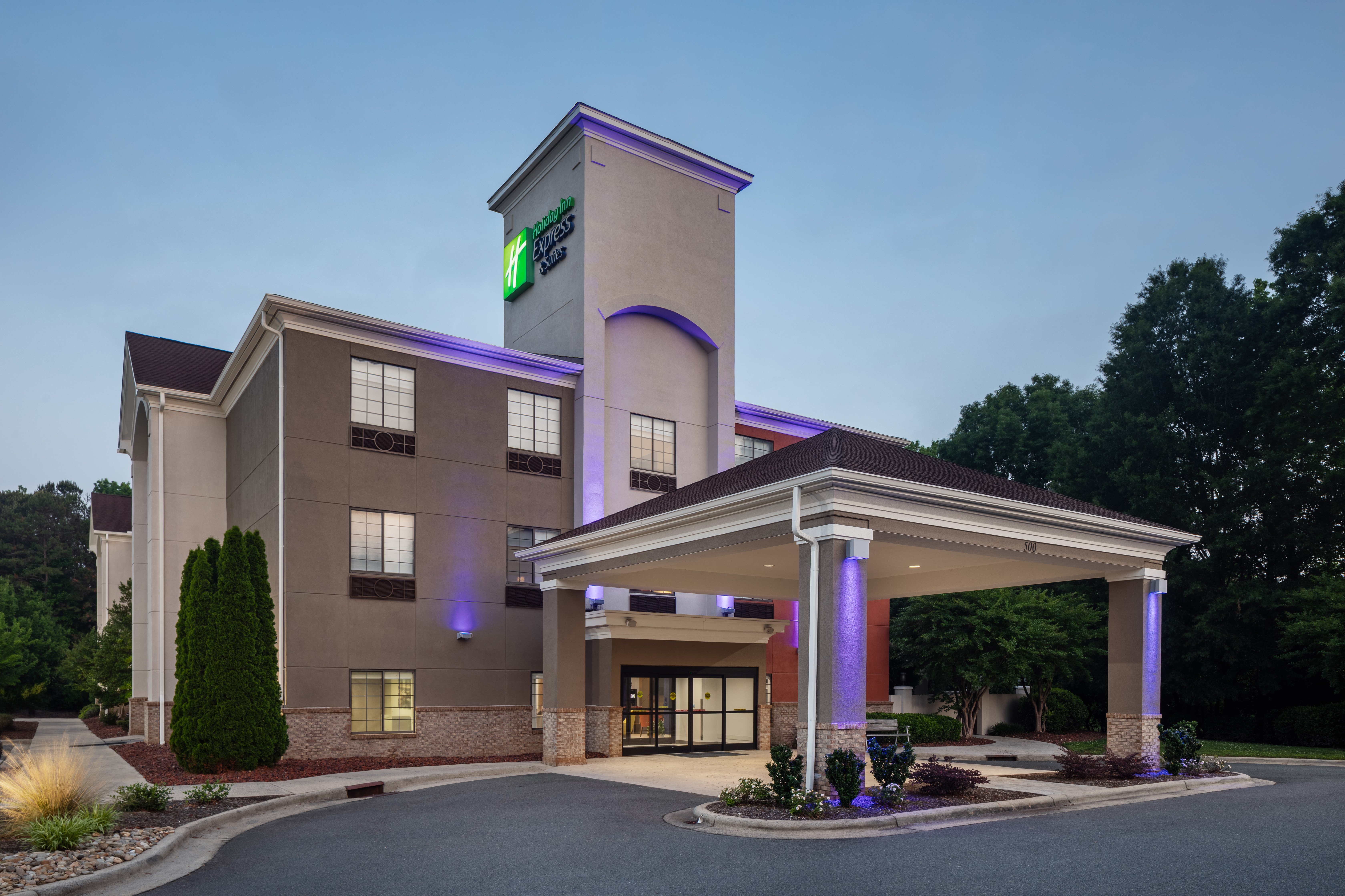 Holiday Inn Express Suites Albemarle 2/51