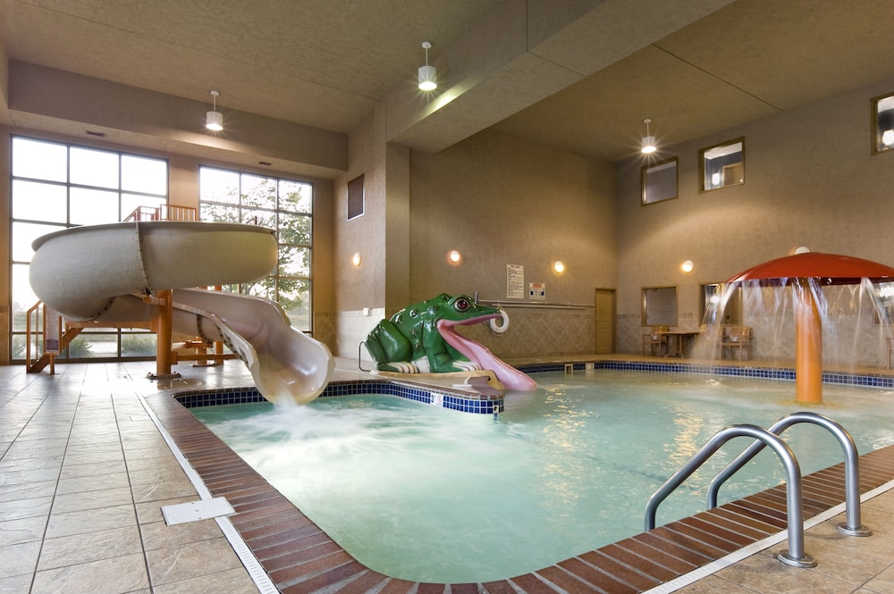 Clubhouse Hotel Suites Sioux Falls 32/67