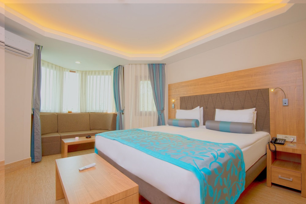 Club & Hotel Letoonia 24/71