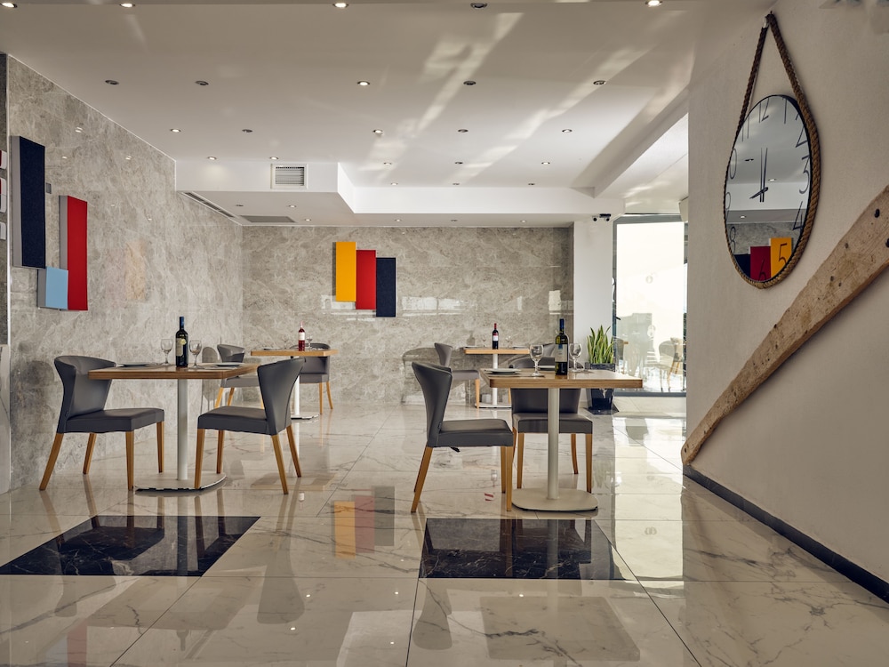 Cavo Orient Beach Hotel 30/50