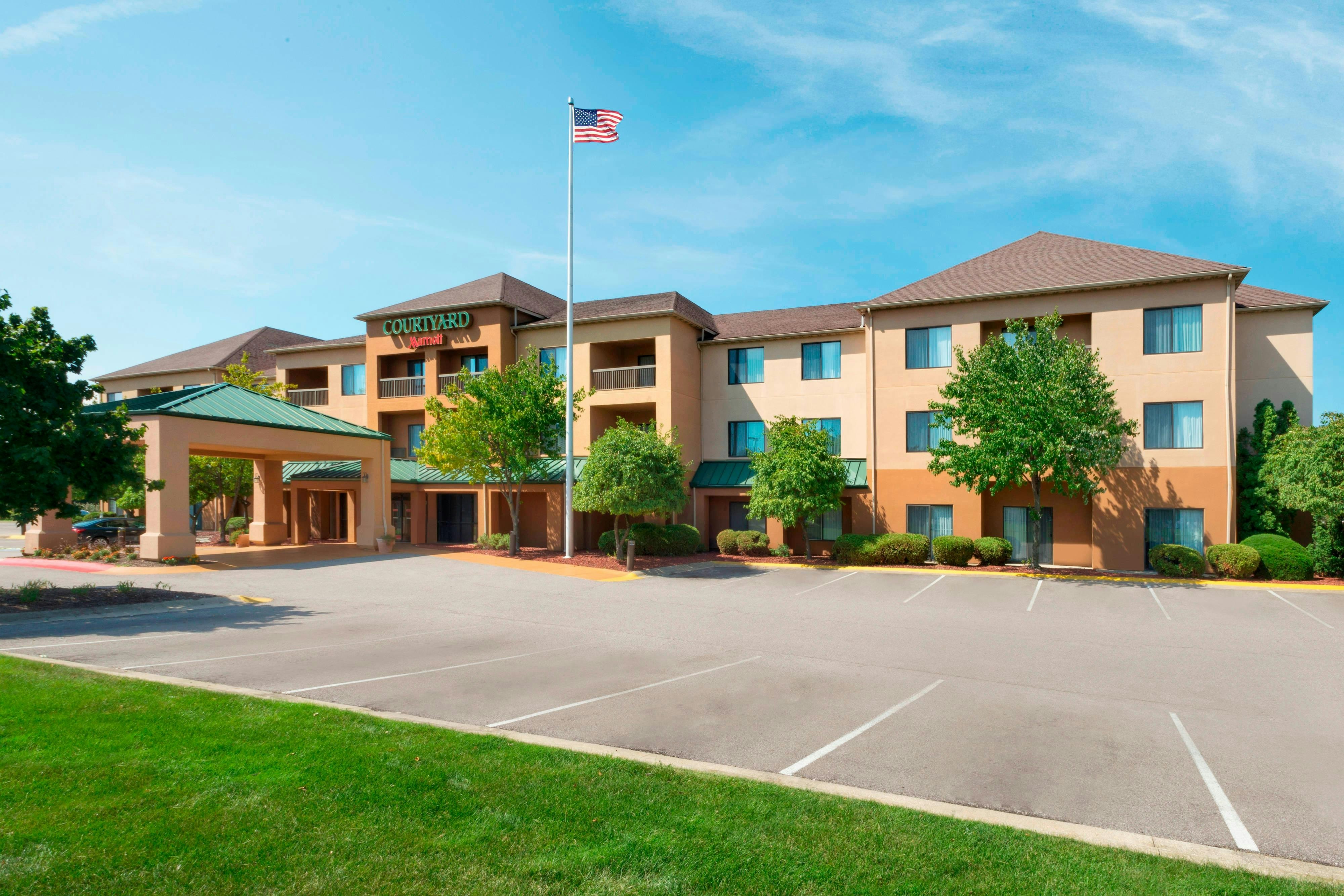 COURTYARD BY MARRIOTT AKRON FAIRLAWN 41/42