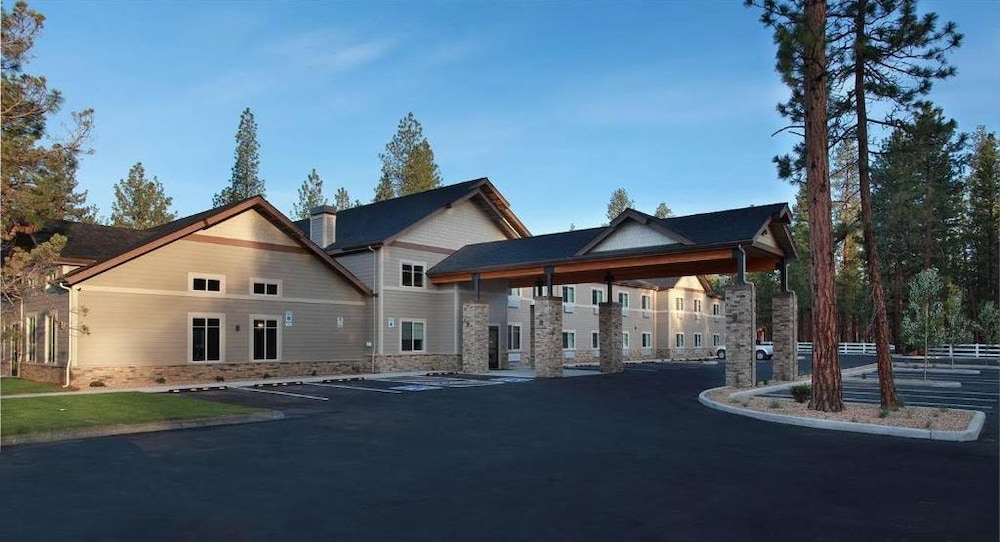GrandStay Hotel & Suites Sisters 29/33