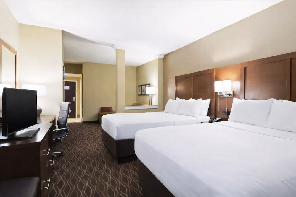 1 Bedroom, Senior, Single, 2 Queen Beds, Accessible