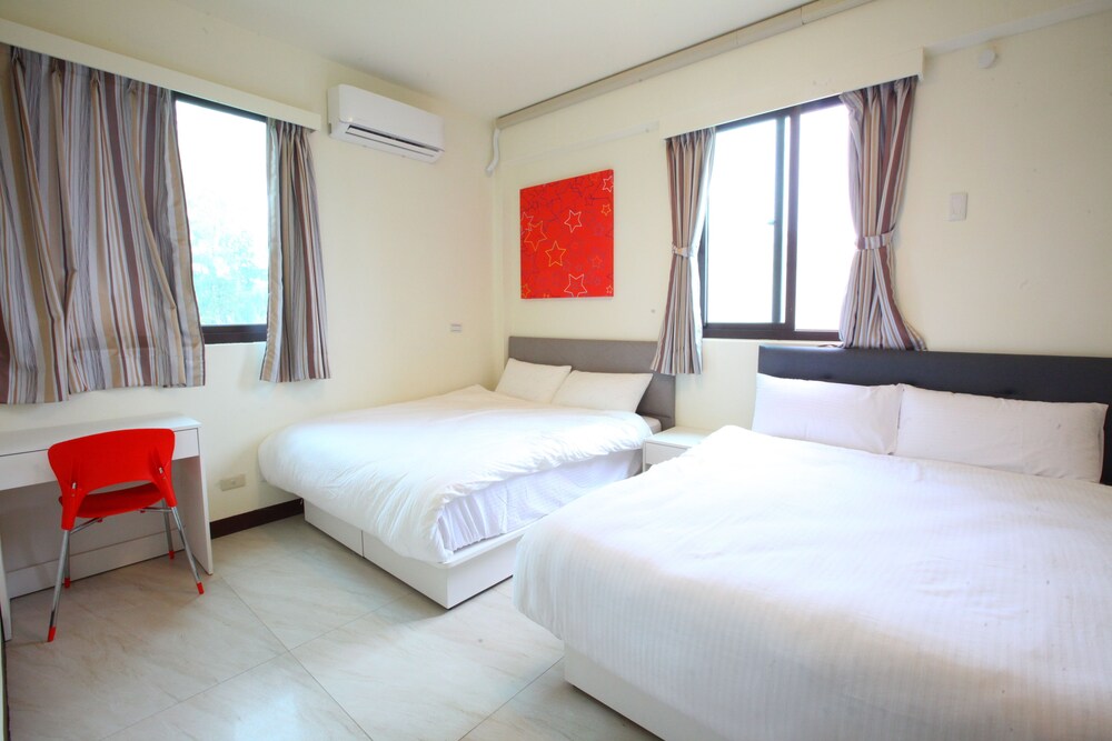 Room, Quadruple, 2 Queen Beds, Garden Area