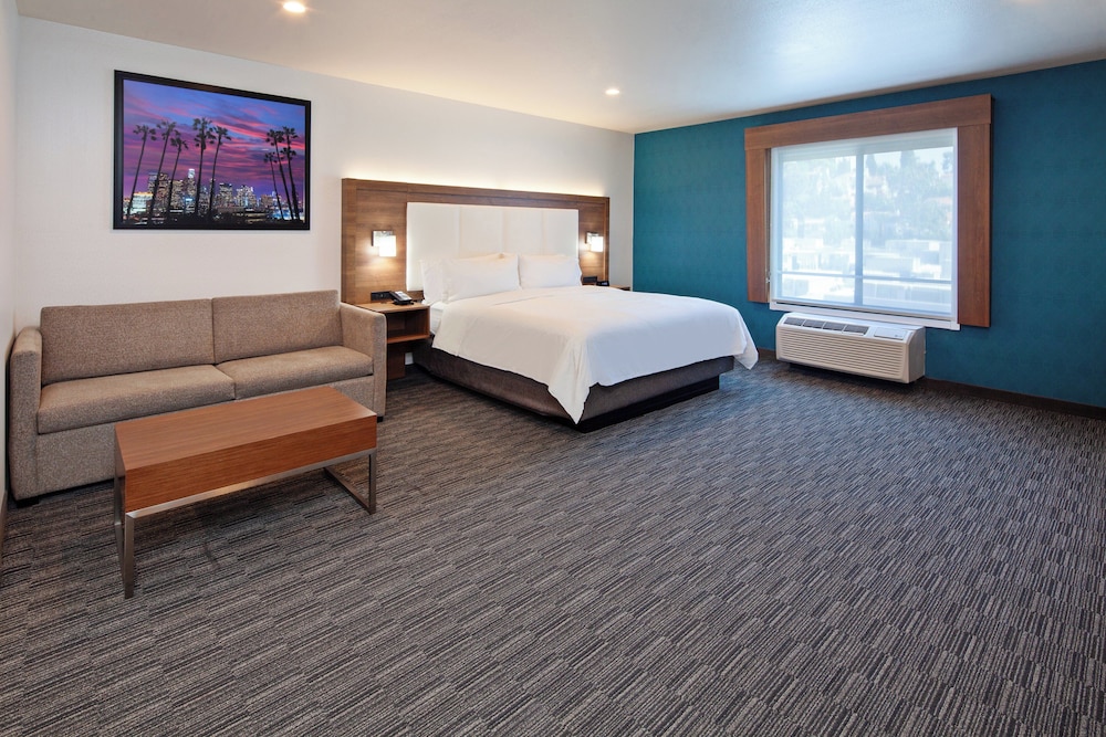 Suite, King Bed, Extra Floor Space