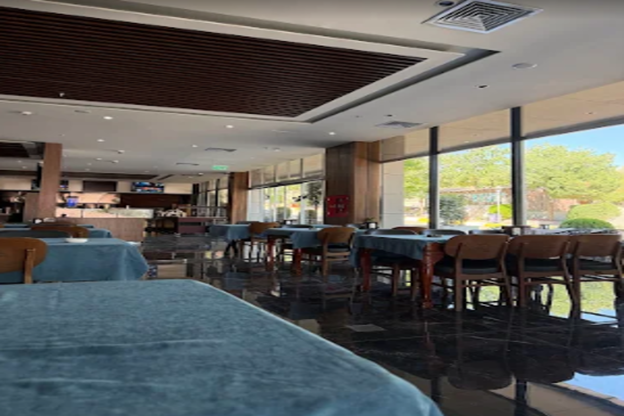 Abraham Hotel 7/10