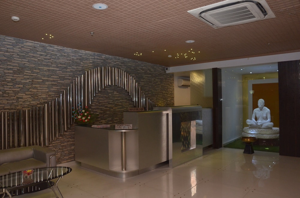 Airport City Hotel 4/35