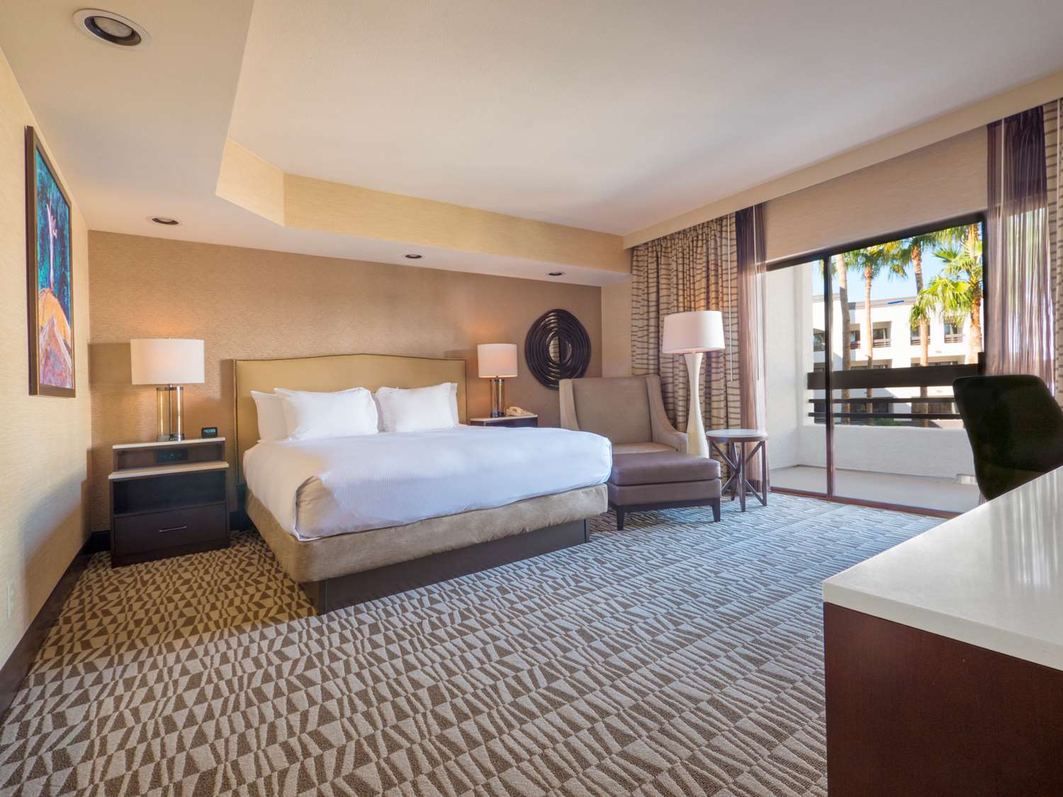 Deluxe, King Bed