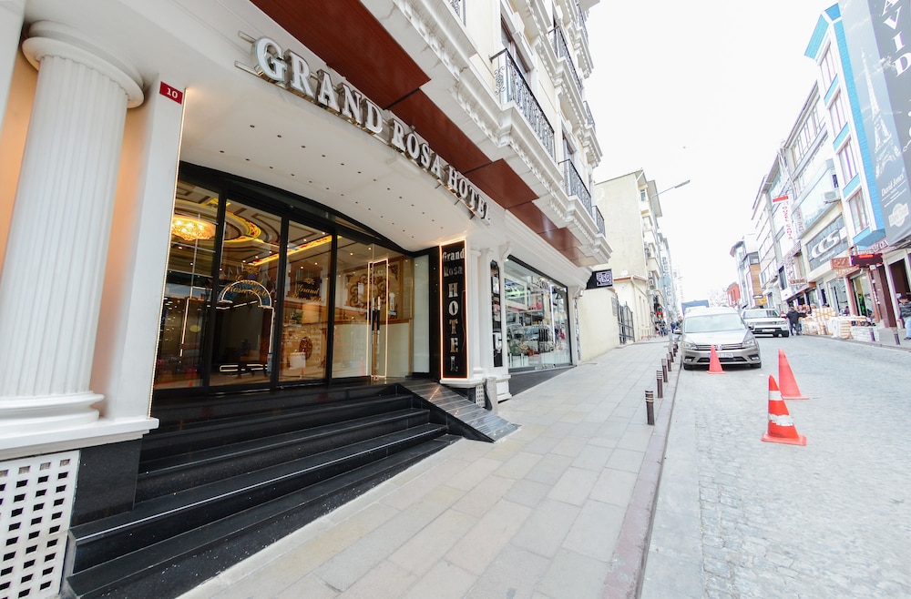 Grand Rosa Hotel 39/42