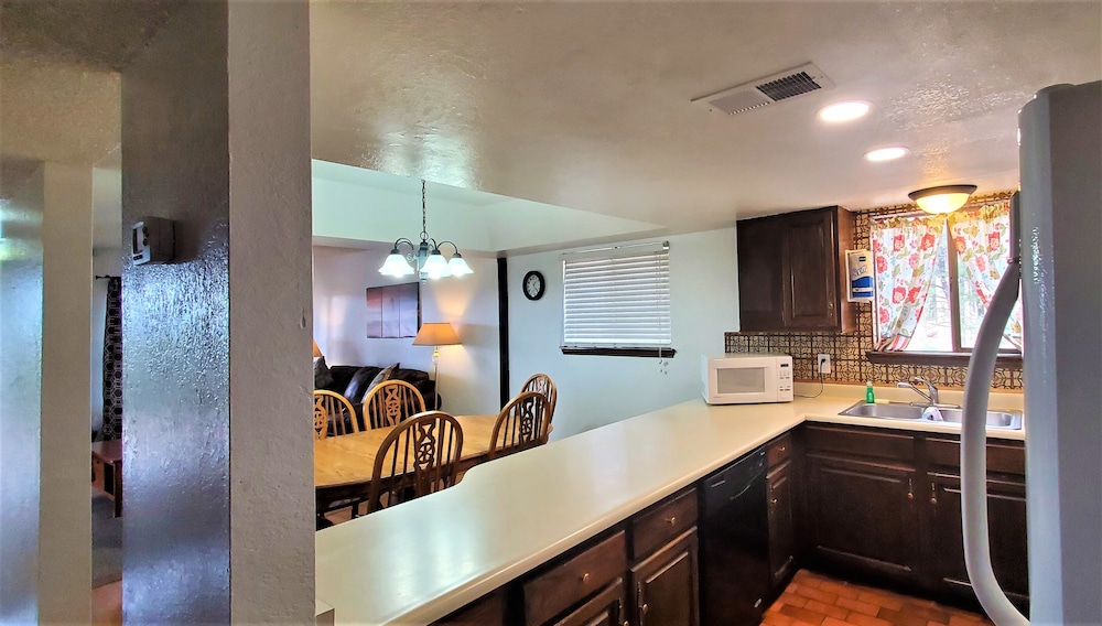 High Sierra Condominiums 4/67