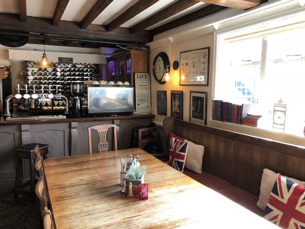 The New Inn 36/43