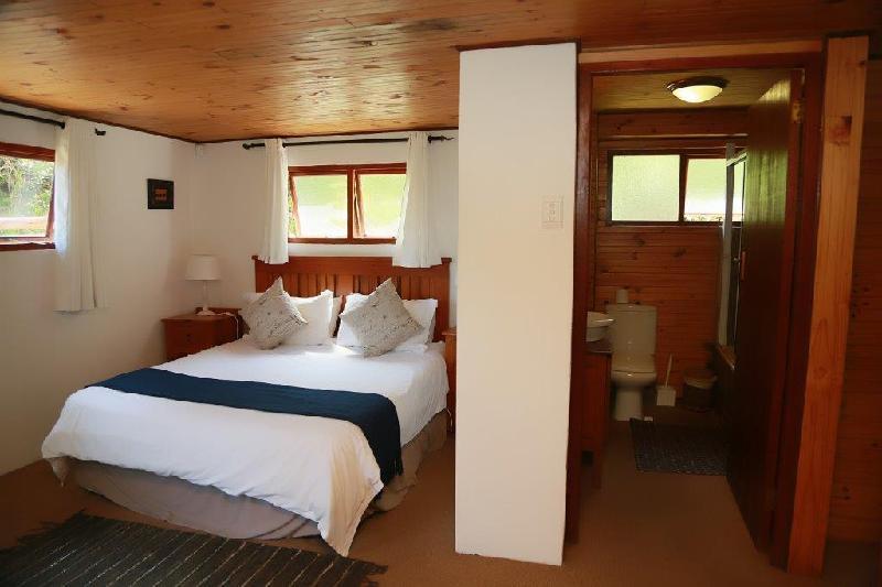 Crawford's Beach Lodge 16/51