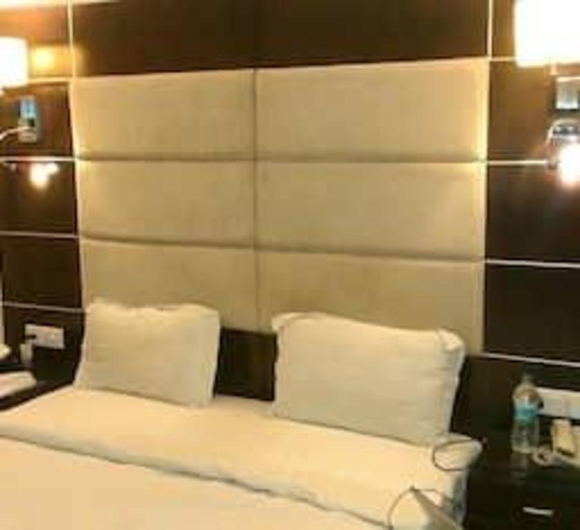 HOTEL EDDISON 7/13