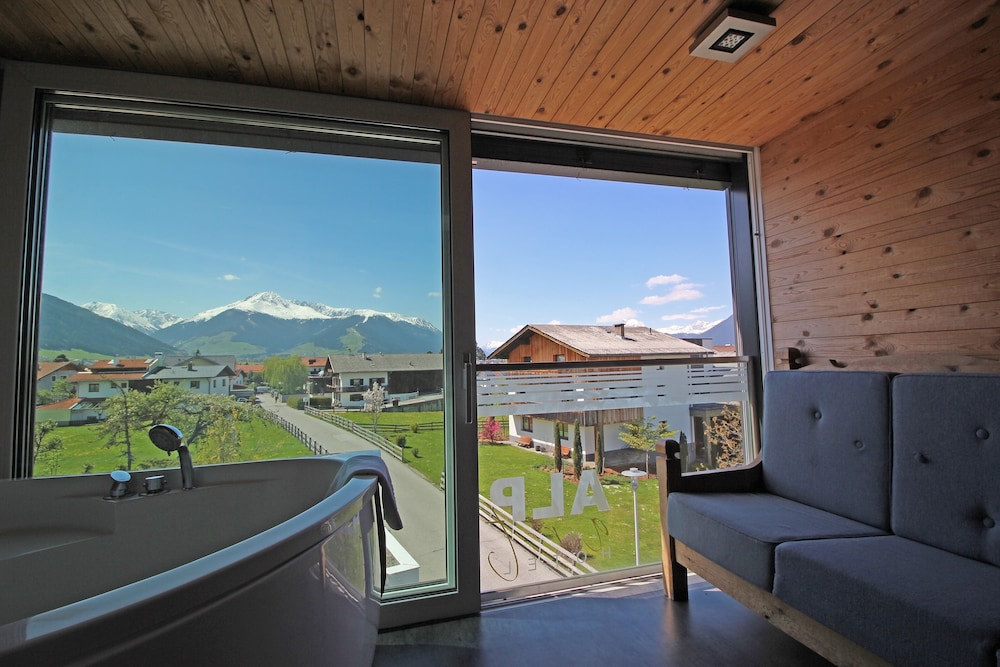 Alp Art Hotel 43/75