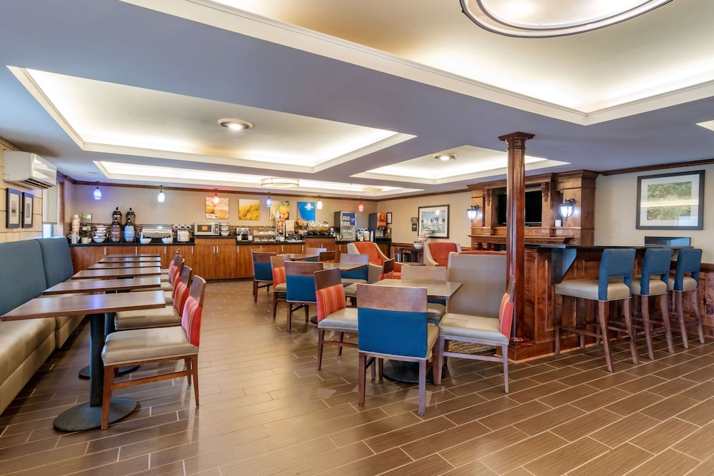 Comfort Inn & Suites South Hill I-85 11/22