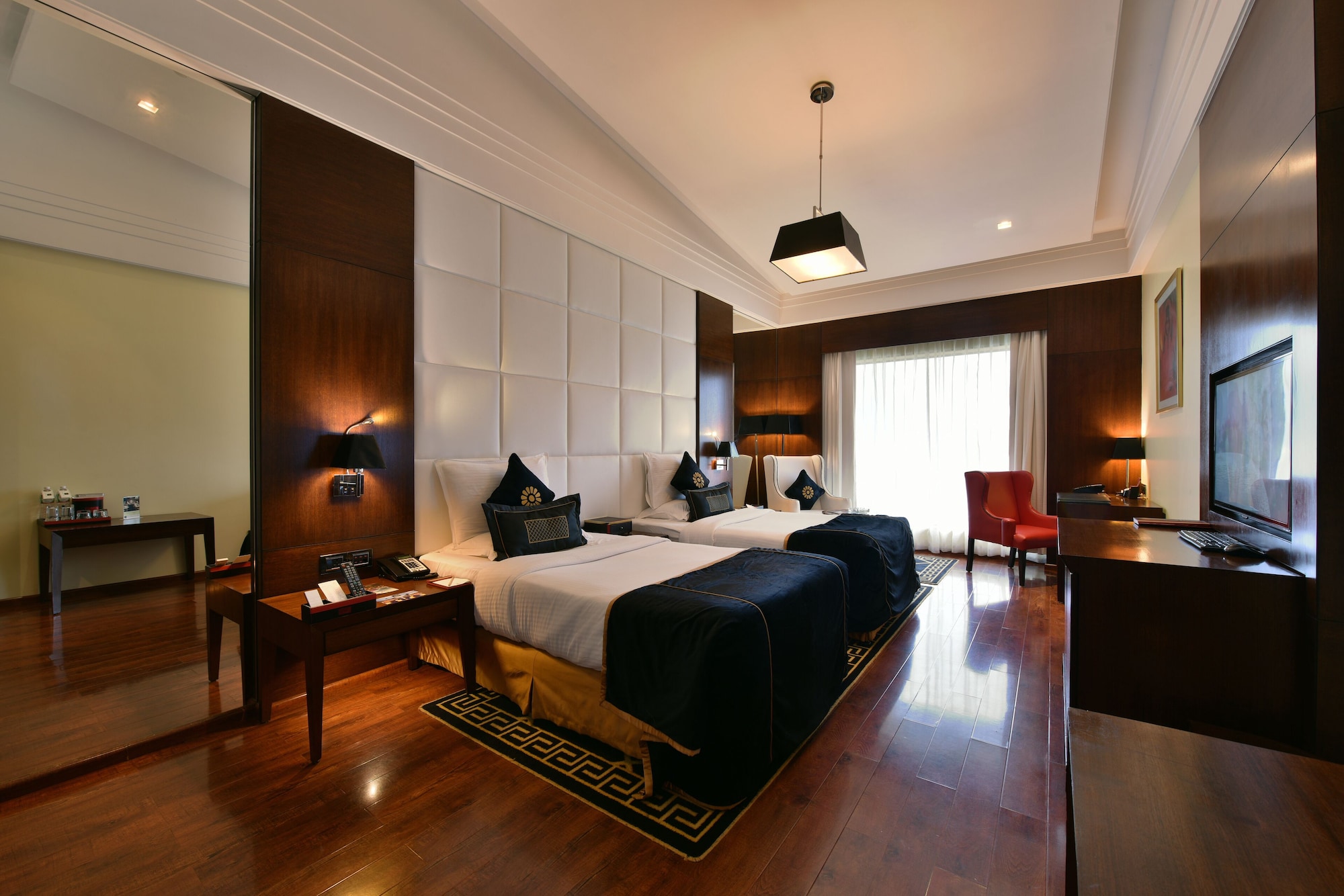 ADVENTURE, RESORT, TWIN BEDS