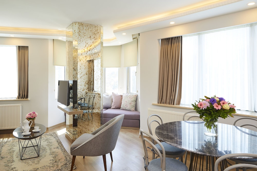 All Seasons Suites 13/22