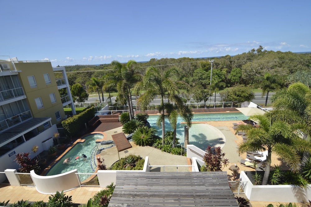 SEACHANGE COOLUM BEACH 73/76