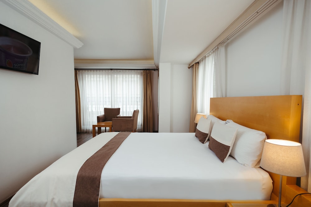 MB CITY HOTEL 17/43