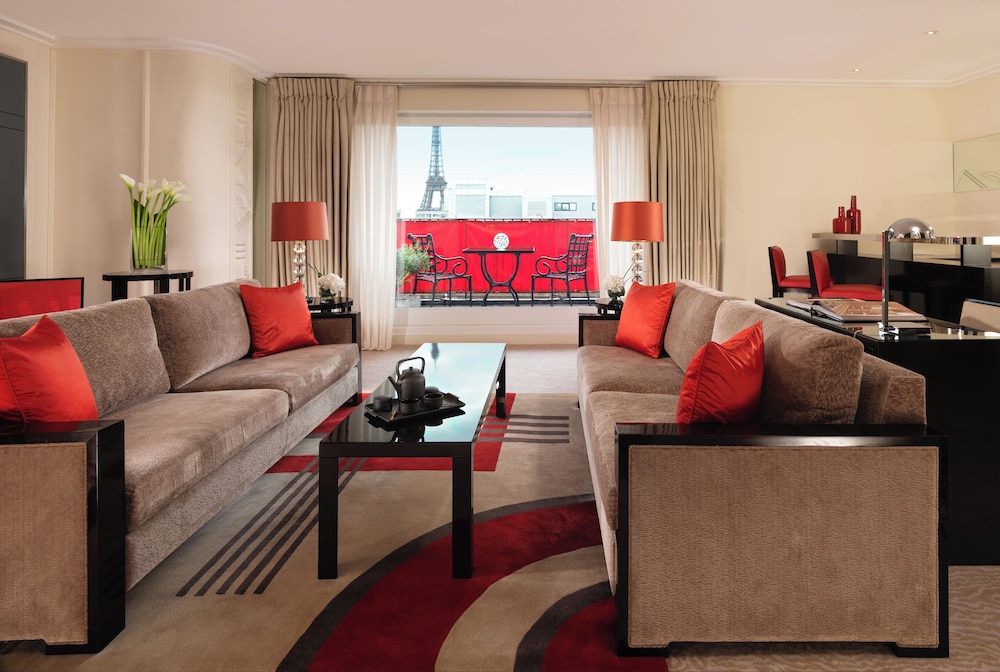 Hotel Plaza Athenee 52/79