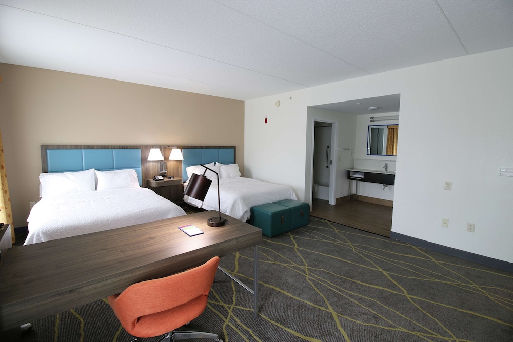 Hampton Inn Suites Palm Coast 25/72