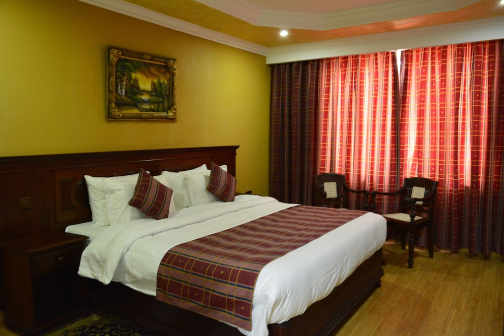 Eagle Palace Hotel 8/22