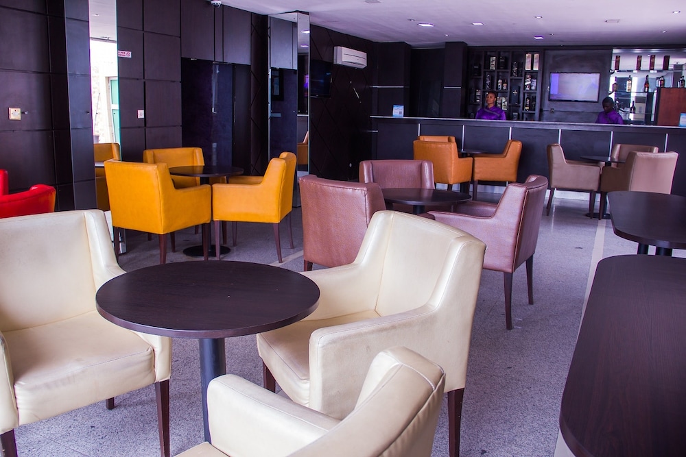Paris Suites 55/64