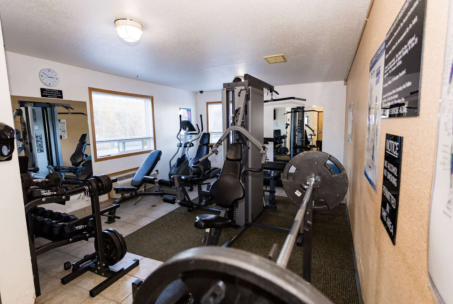 Super 8 By Wyndham Drayton Valley 13/26