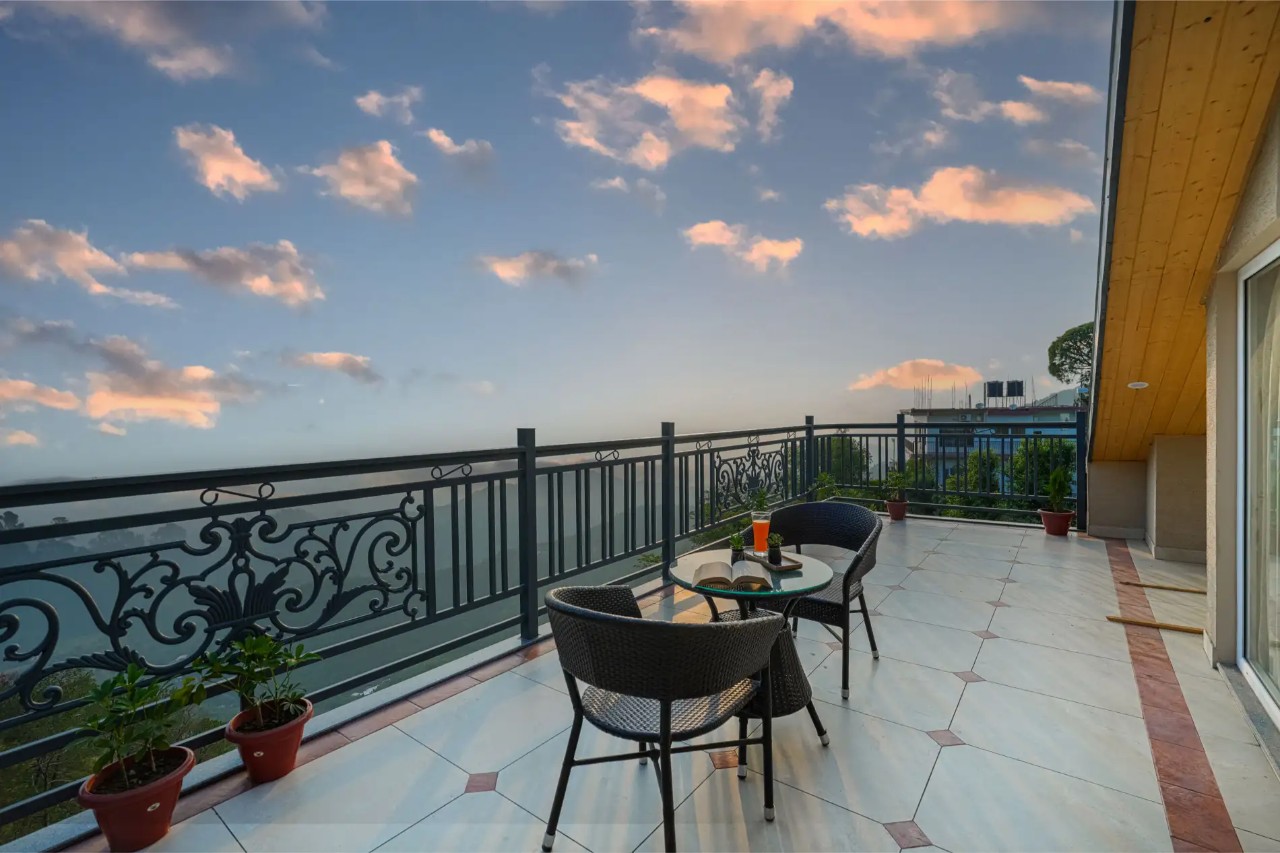 Elivaas Konifer Greyvine Hillside 9-BHK Retreat with Attic, Scenic Views, Garden & Outdoor Seating 6/18