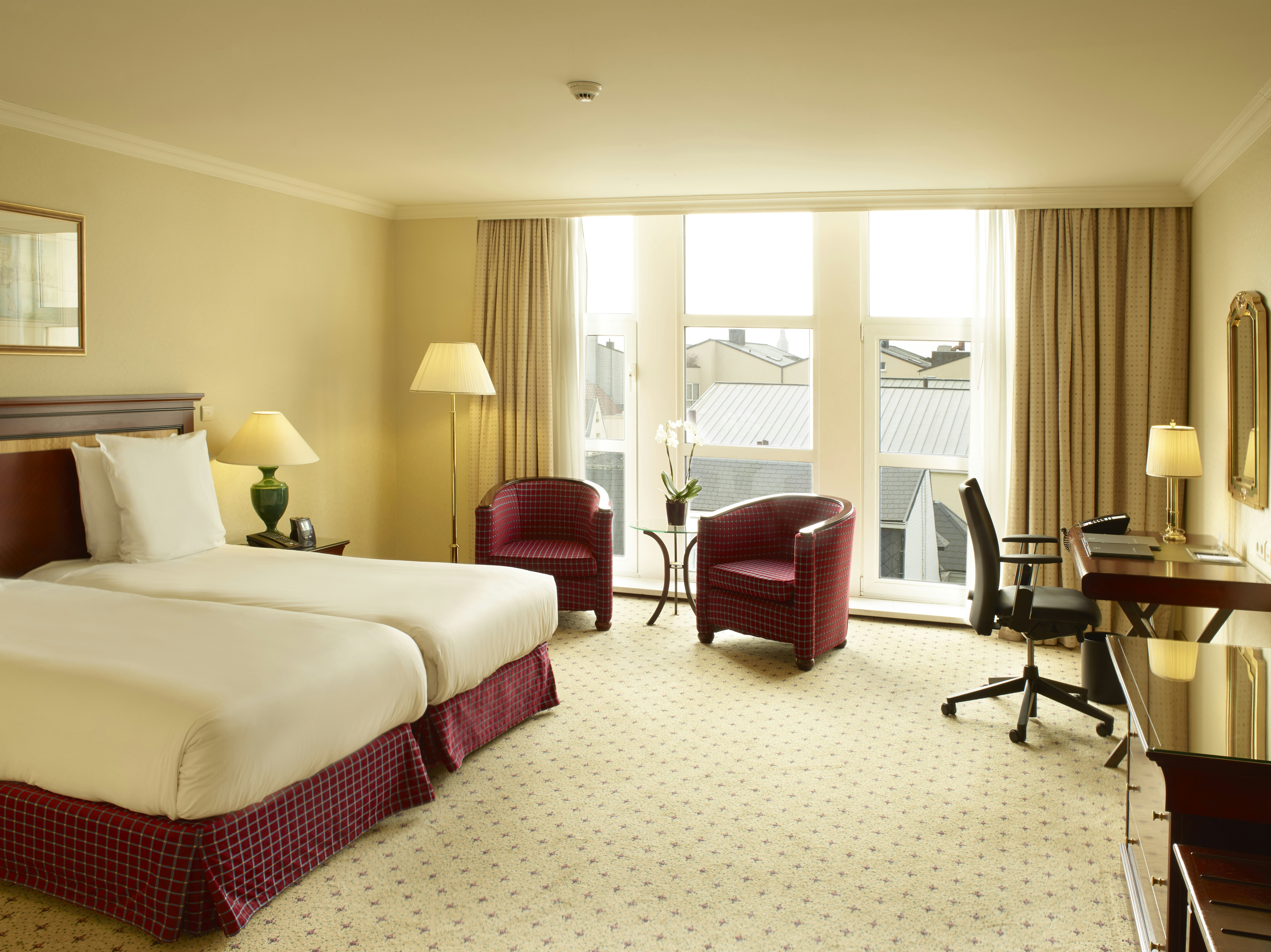 DELUXE, TWIN BEDS