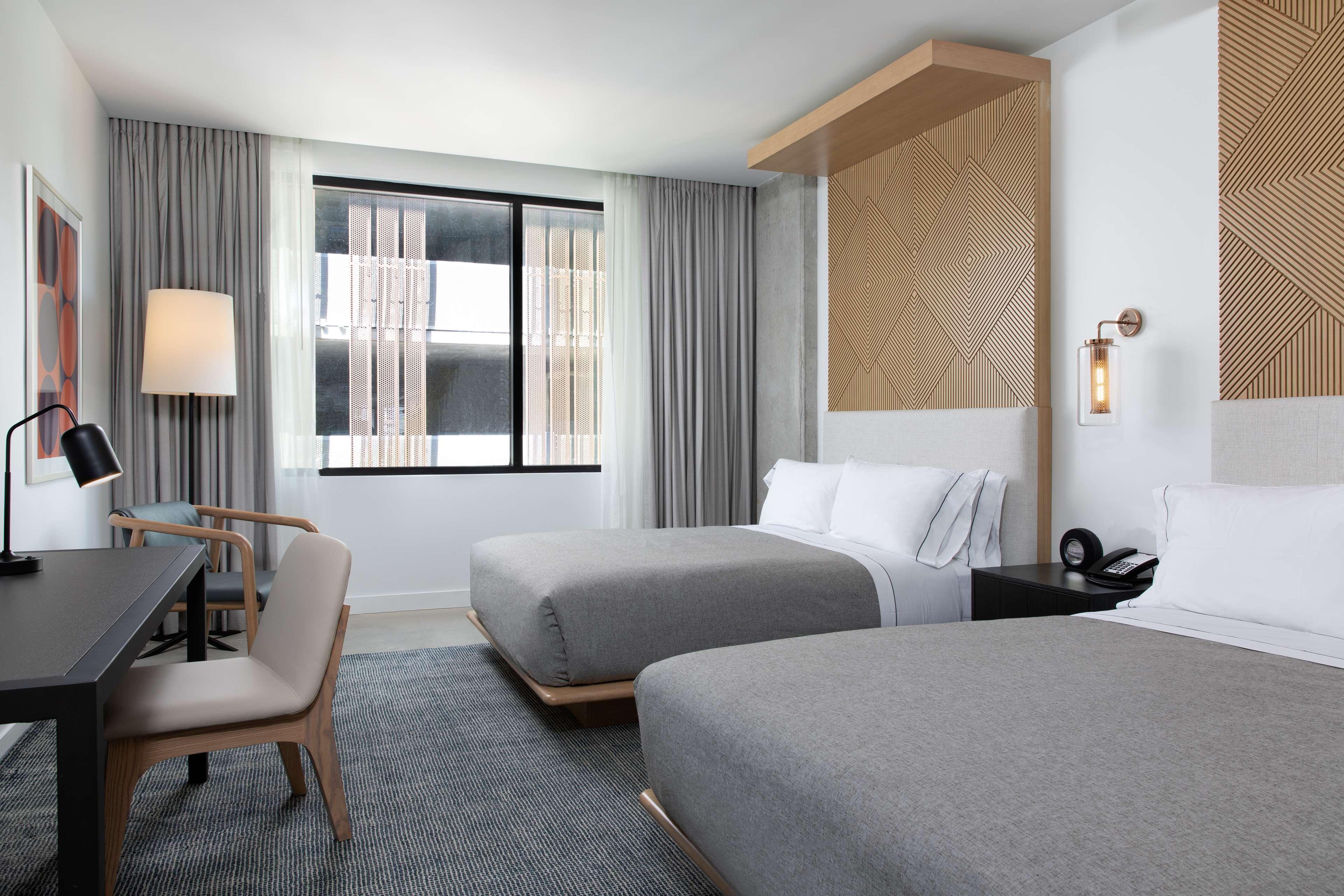 DELUXE, 2 QUEEN BEDS, CITY VIEW, ACCESSIBLE