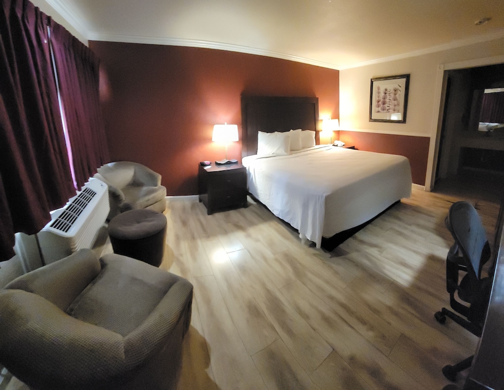 Mission Inn and Suites 18/22