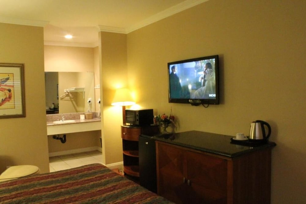 Garden Inn San Gabriel 41/57
