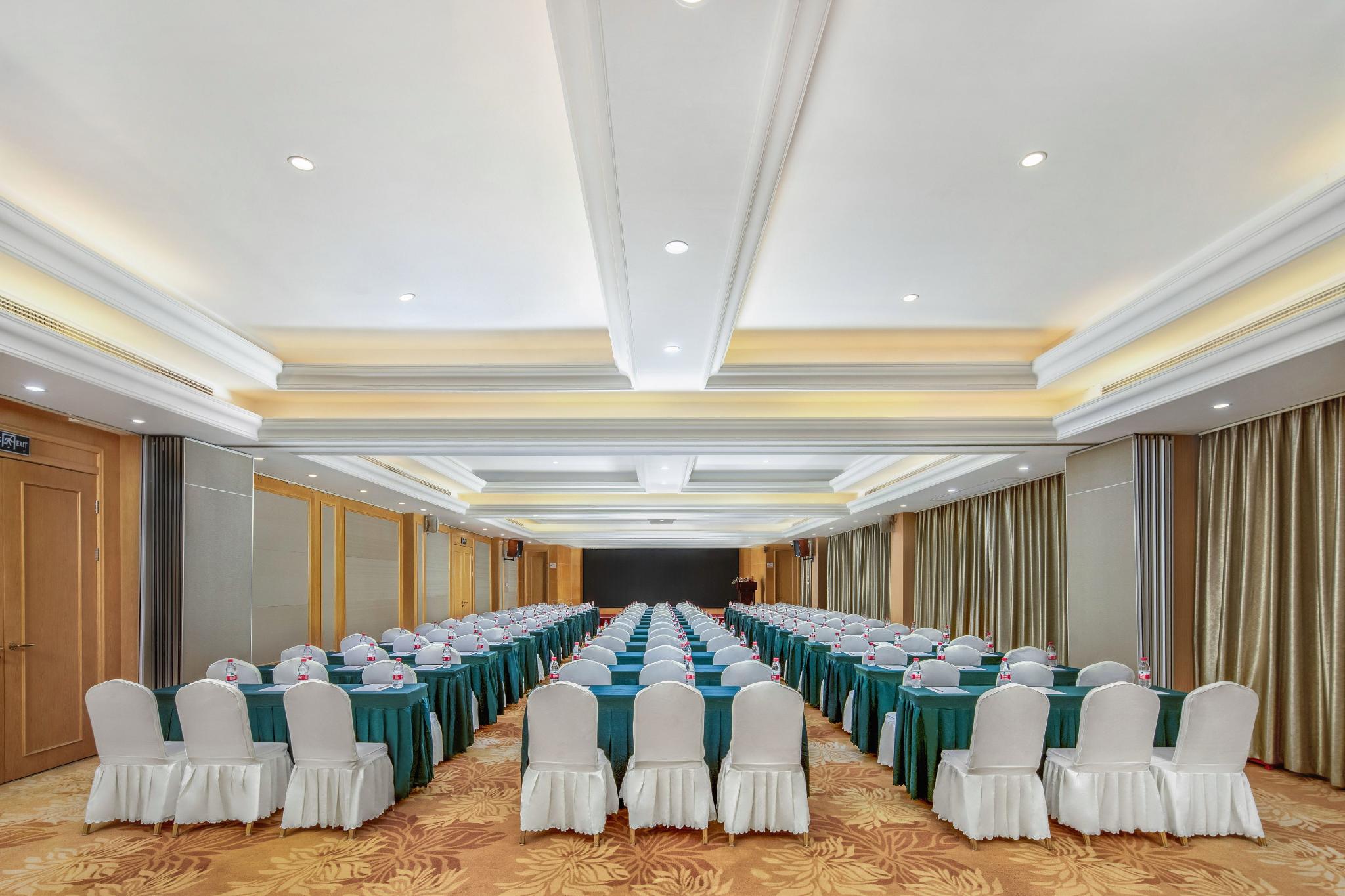 Vienna International Hotel (Xinwuzhong, Dengcheng Avenue, Xiangyang) 30/34