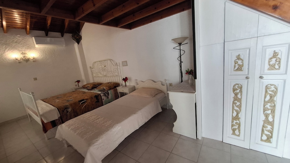 Loft, 6 Beds, 1 Queen and 1 Double Bed