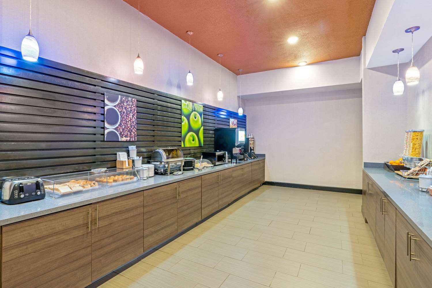 La Quinta Inn & Suites by Wyndham Guthrie 32/47