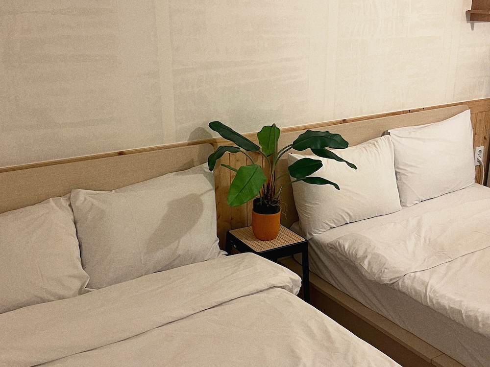 JNINE Guest House 30/59