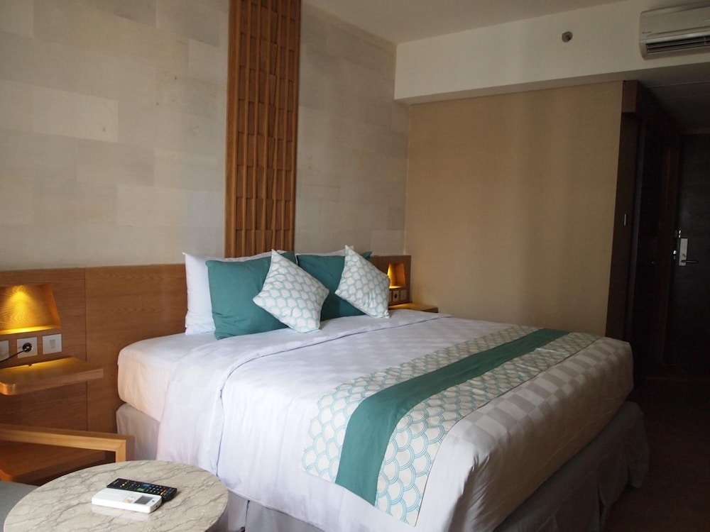 BEDROCK HOTEL 21/73