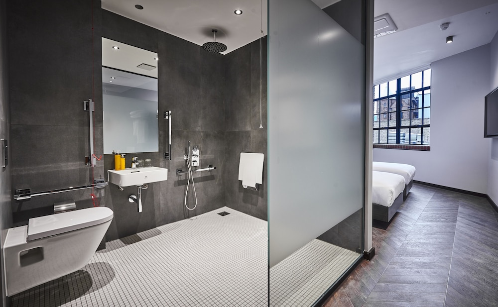 New Road Hotel 24/53