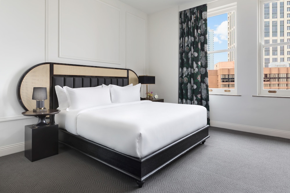The Candler Hotel Atlanta Curio Collection by Hilton 11/55