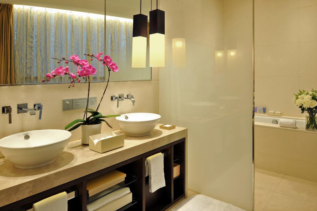 PREMIER KING ROOM