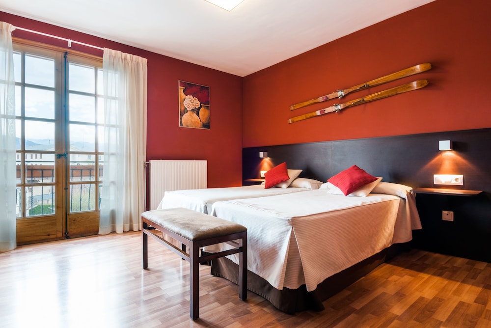 Hotel Esquirol 37/41