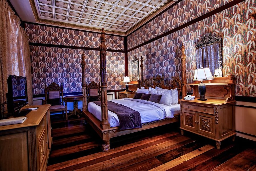 Las Casas Filipinas De Acuzar 12/50