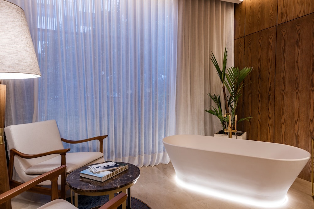 Elcielo Hotel and Restaurant 36/56
